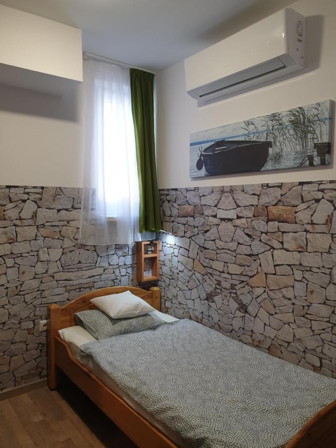Kid Família Panzió Balatonszárszó Balatonszarszo Exterior foto