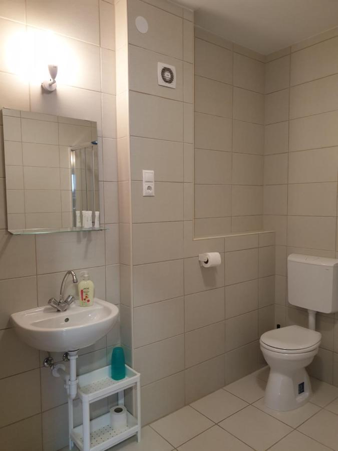 Kid Família Panzió Balatonszárszó Balatonszarszo Exterior foto